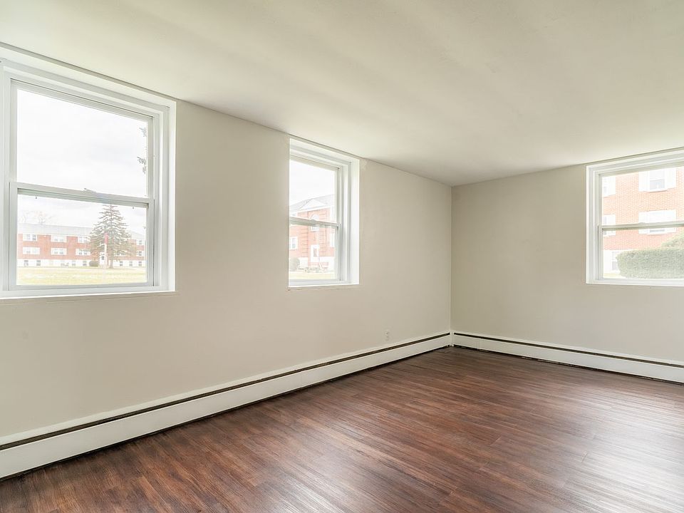 1st image of 60 Linda Dr APT 1
