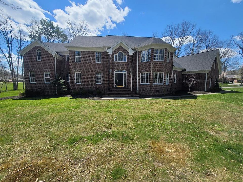 1st image of 1320 Lake Dr