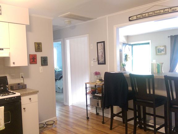 Large kitchen with breakfast nook