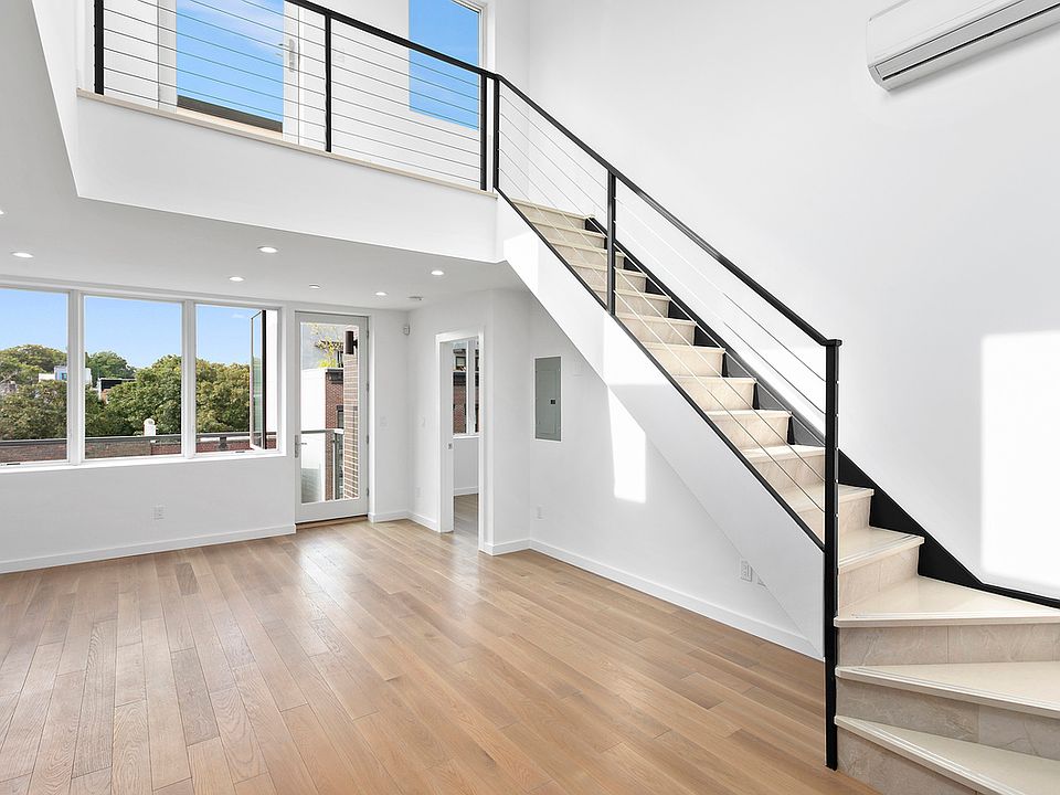 1st image of 327 20th St #4