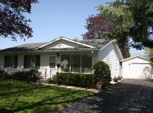 1002 Lilac Ln, Joliet, IL 60435