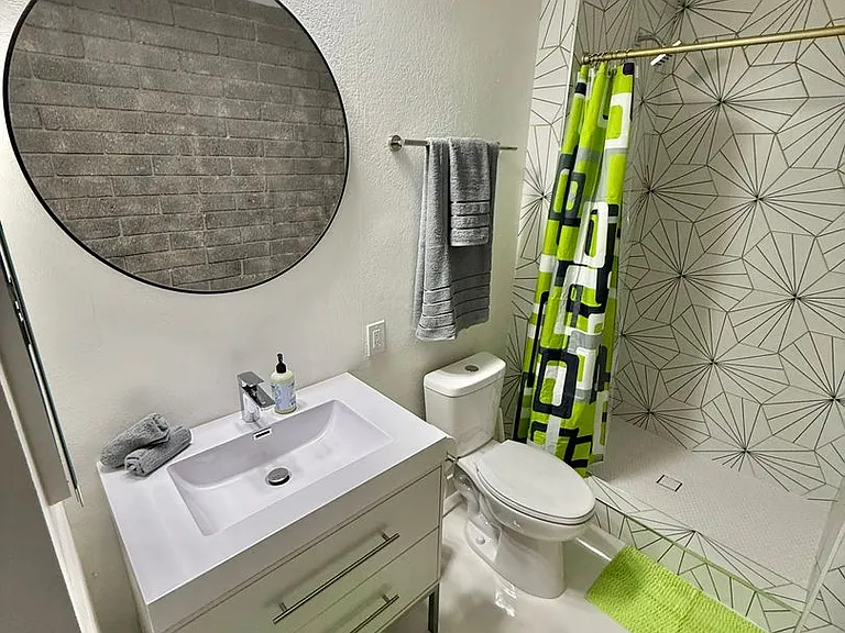 810 E Colter St — Photo 32