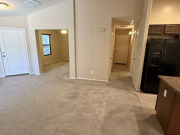 5th image of 40397 W Sanders Way