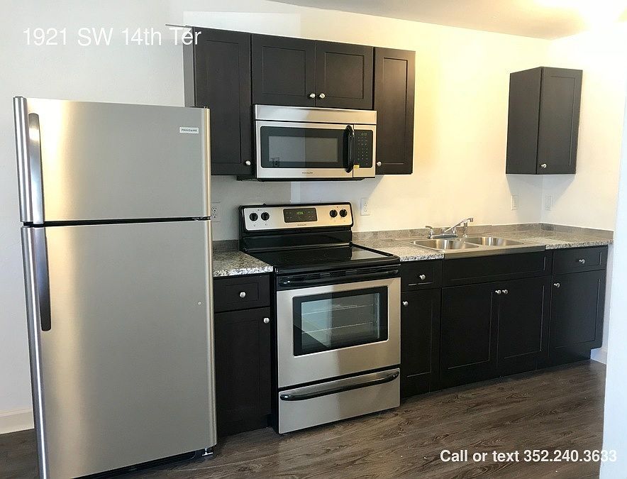 2nd image of 1921 SW 14th Ter