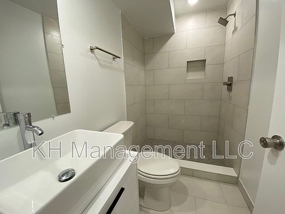 4th image of 3932-36 Mount Vernon St #7