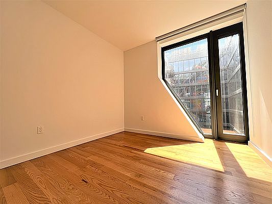4th image of 123 Melrose St APT 504