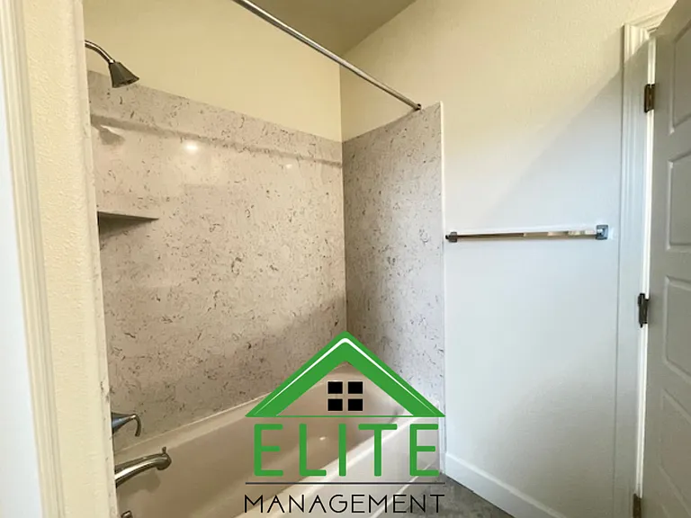 5742 Harveston Way — Photo 15