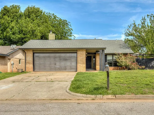 2401 Appleway St, Edmond, OK 73013