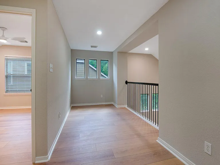 54 Douvaine Ct — Photo 28