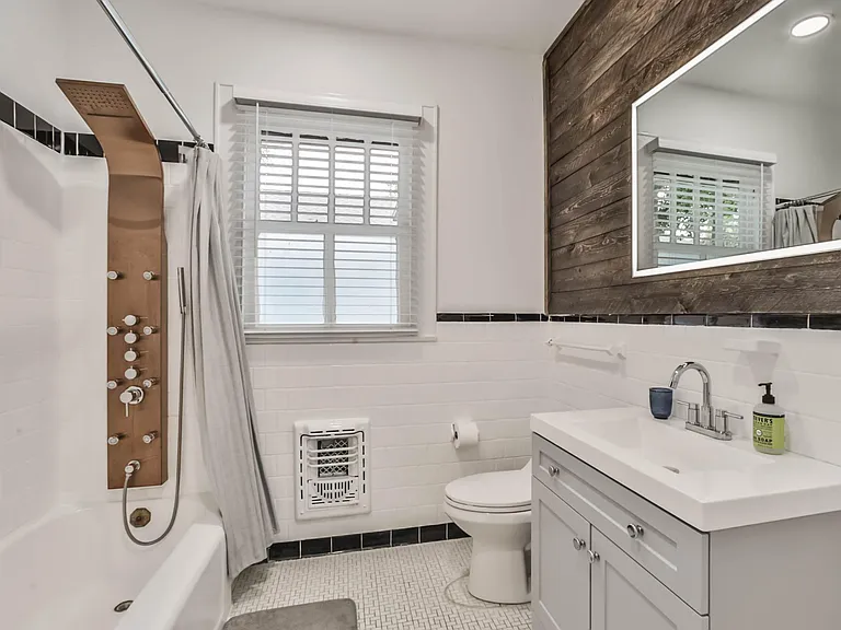 4518 Bernardo De Galvez Ave — Photo 24