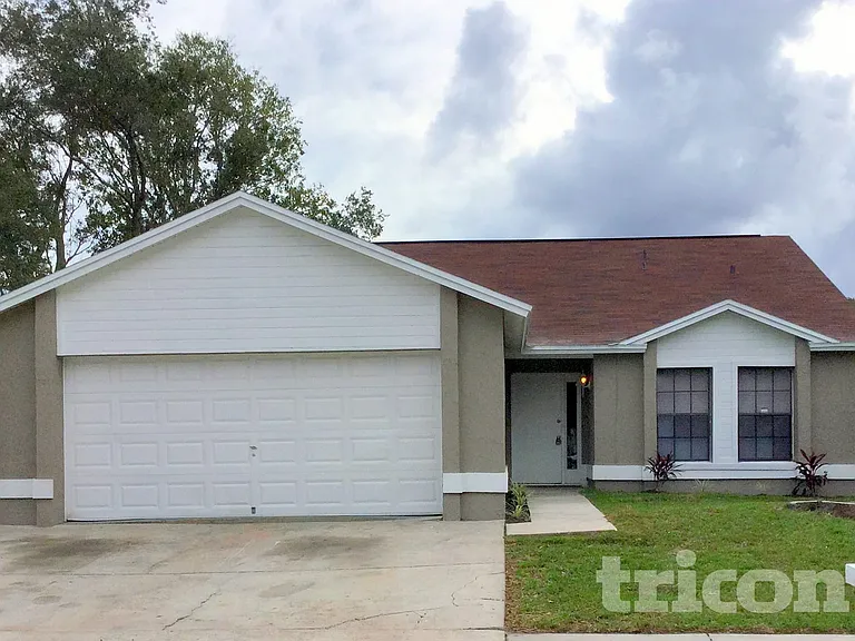 2025 Helm Ln — Photo 1