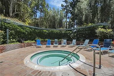564 N Bellflower Blvd — Photo 4