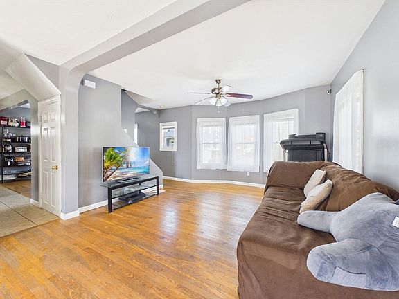 5th image of 69 Newton St