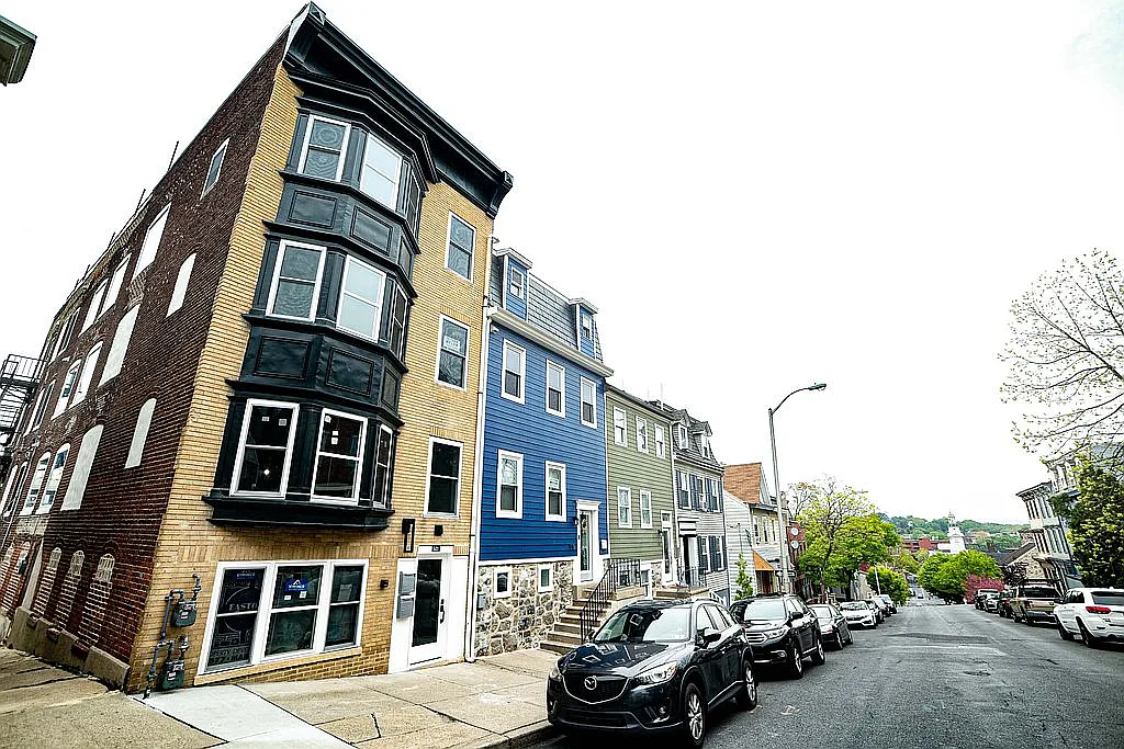 521 Ferry St photo 1