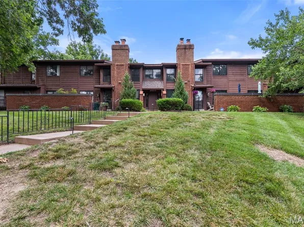 2037 Trailcrest Ln APT 8, Saint Louis, MO 63122