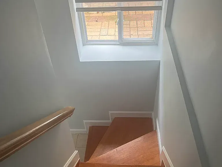 190 Wellington Ct #1 — Photo 1