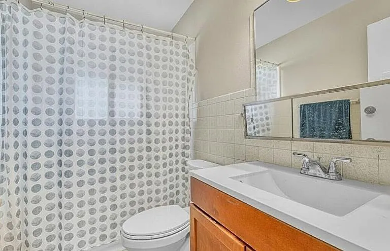 490 Elm St E #1 — Photo 8