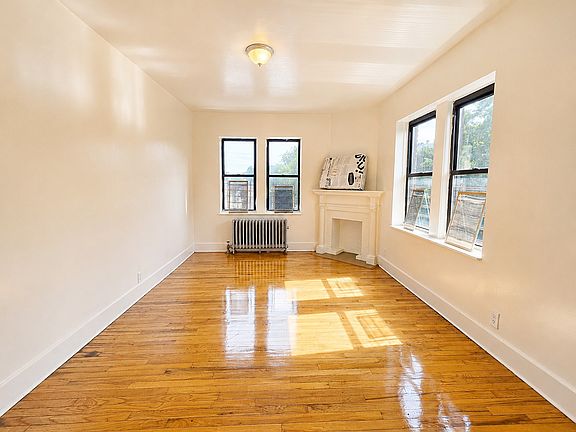 2nd image of 497 Van Cortlandt Park Ave APT 4L