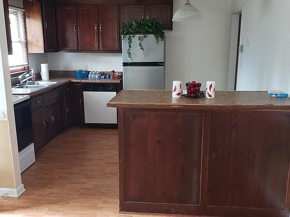 5th image of 3709 Colonnade Dr