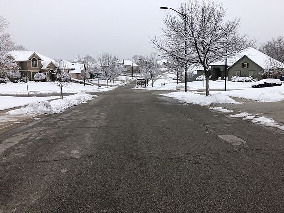 4th image of 7849 N Dawn Ave