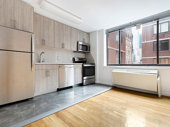 4th image of 121 Reade St APT 9H