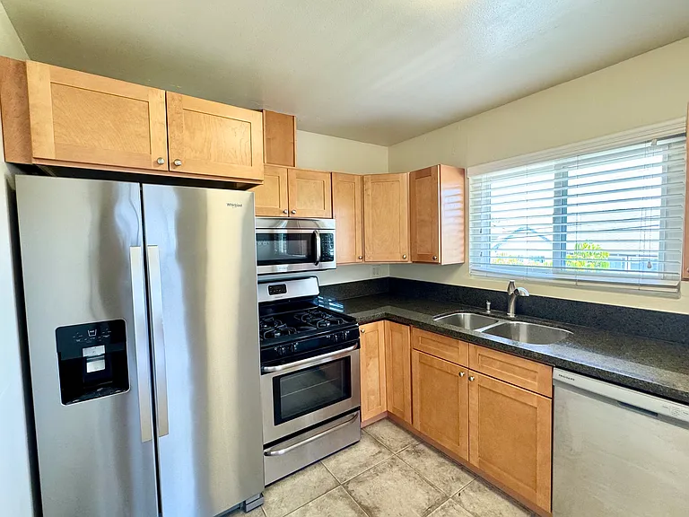 1901 Rindge Ln #B — Photo 3