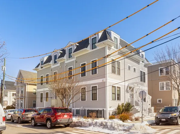 24 Rush St #E, Somerville, MA 02145