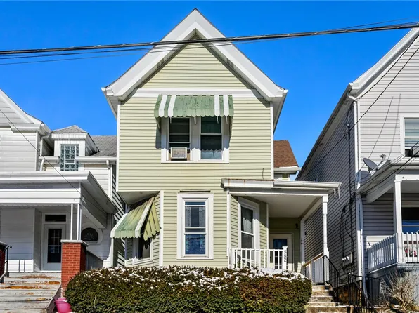 582 4th St, Pitcairn, PA 15140