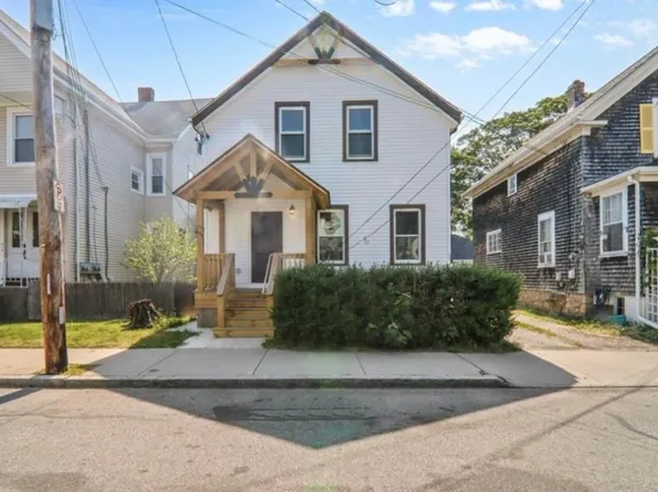 18 Hall Ave, Newport, RI 02840