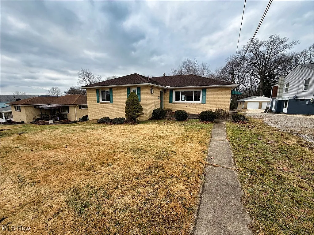 141 West Blvd photo 1