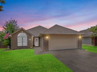 115 Lonesome Dove Dr, Navasota, TX 77868