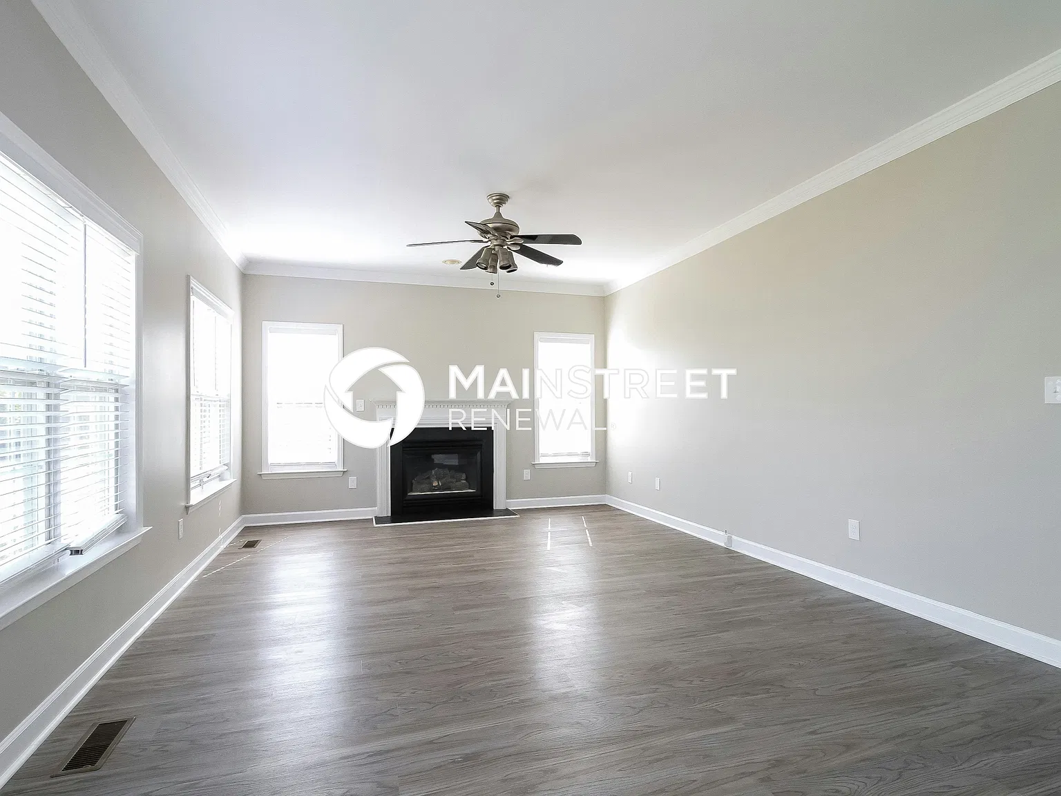 4300 Southern Oak Dr — Photo 4