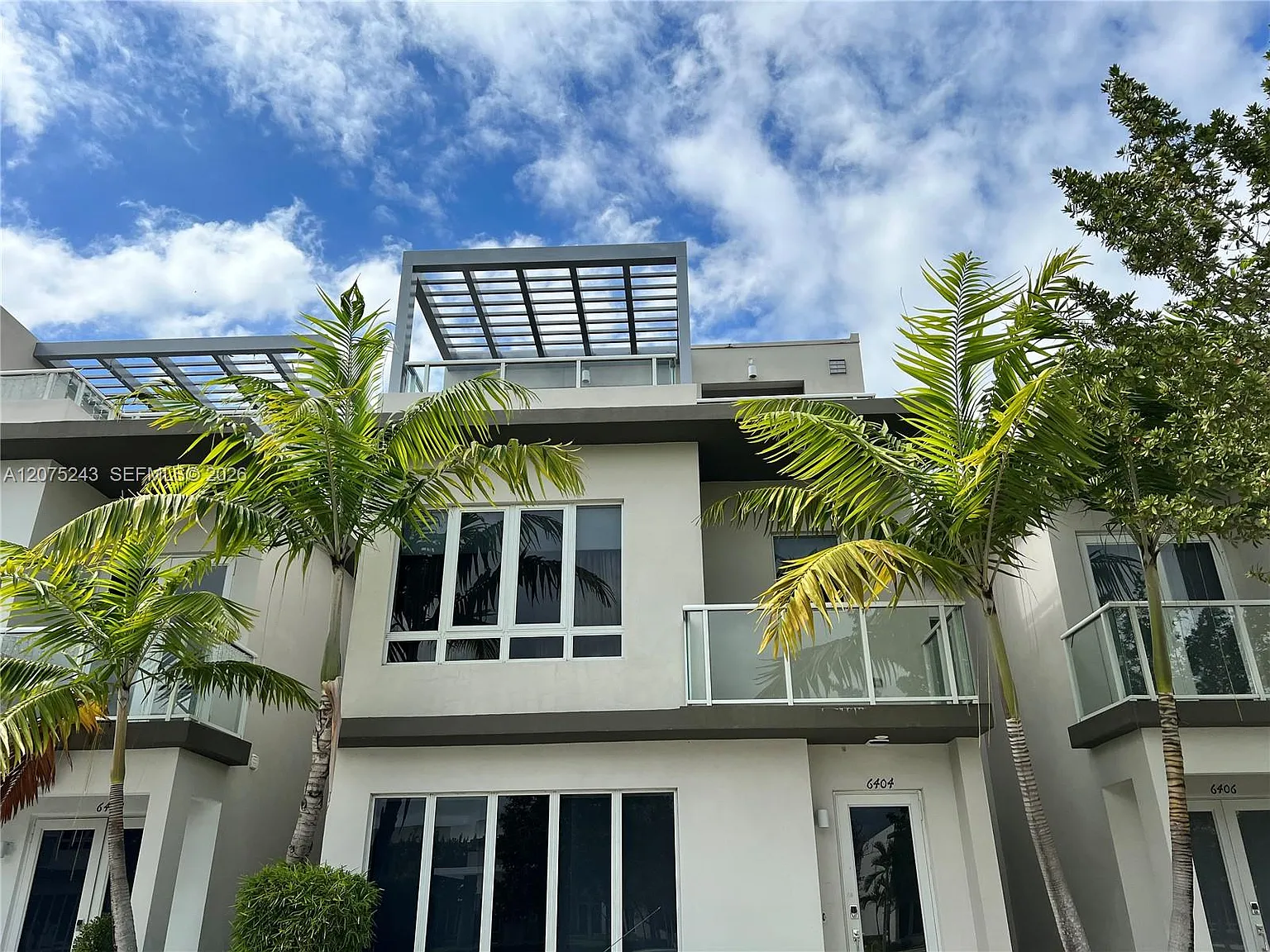 Landmark At Doral — Photo 2