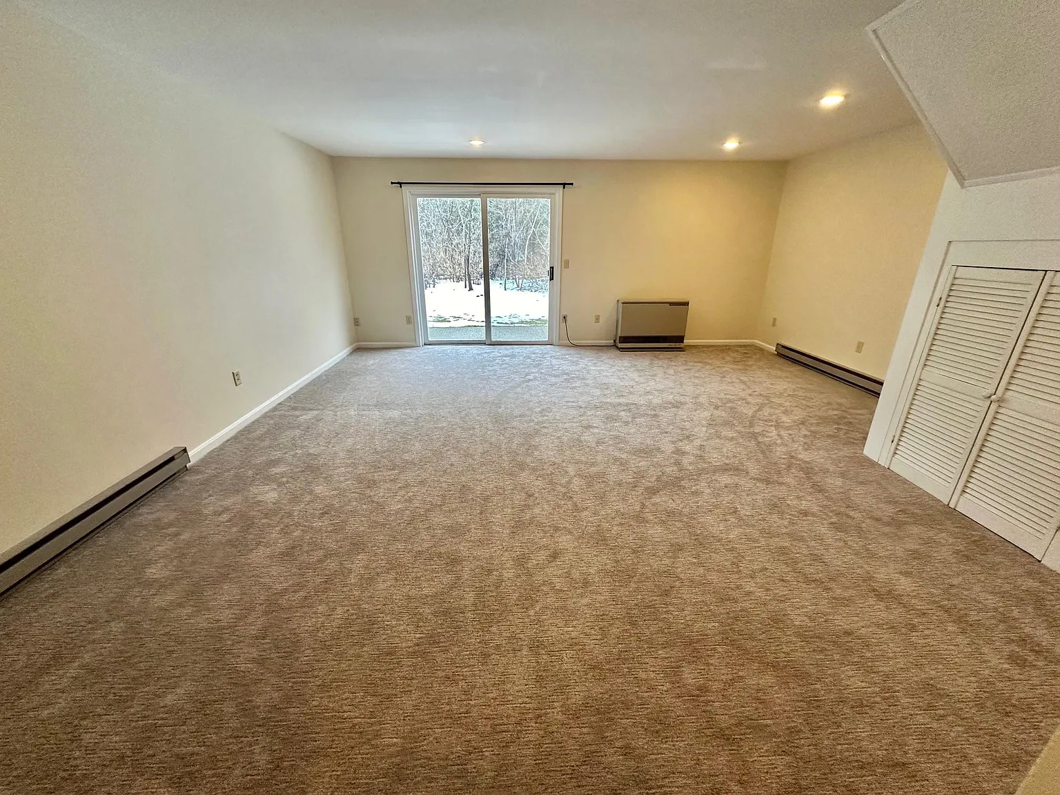 3 bed, 1.5 bath, 1300 sqft, $2,800 — Photo 3
