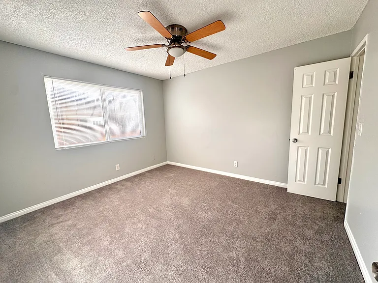 317 E Hazel St #C — Photo 4