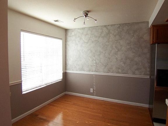 4th image of 545 Rose Ave
