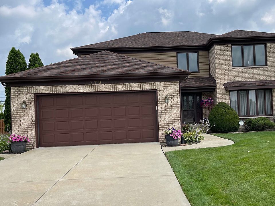 1st image of 772 Yorkshire Ln