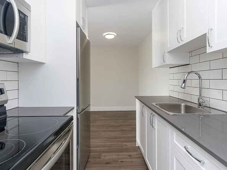 1928 Lee Ave #307 — Photo 8