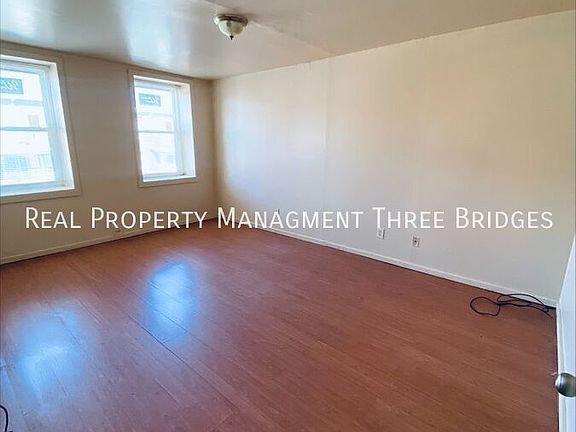 3rd image of 3006A Osage St