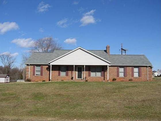1st image of 135 Sunshine Dr