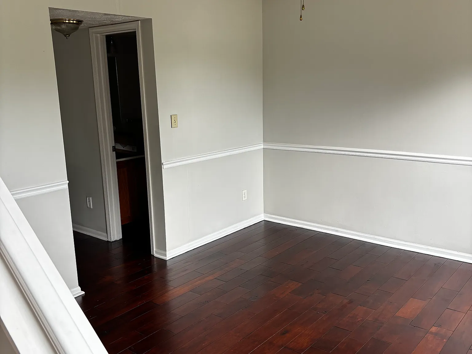 4 bed, 2.5 bath, 2300 sqft, $2,000 — Photo 2