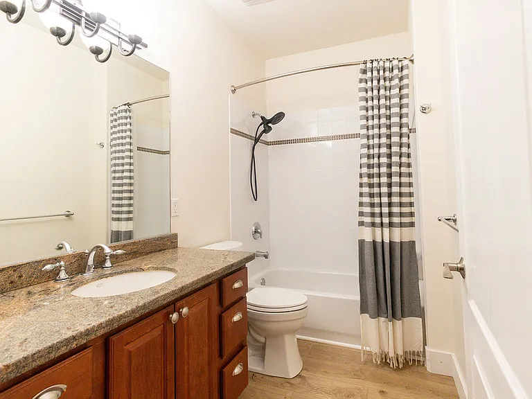 13431 Canyon Rd — Photo 12
