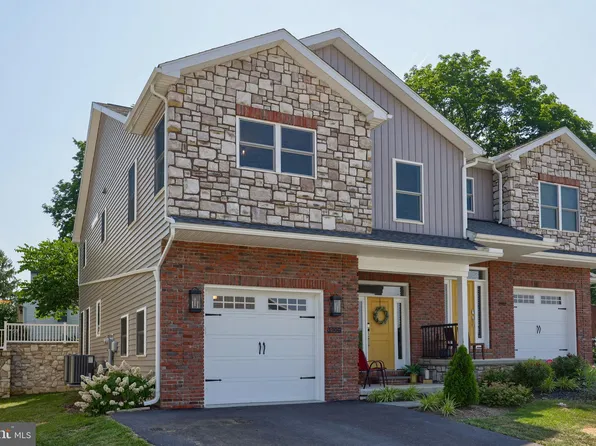 1906 Edington Pl, Lancaster, PA 17603