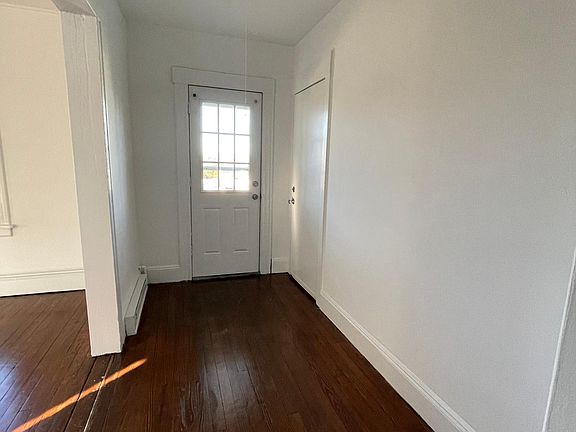 Front foyer - private balcony off front apartment door