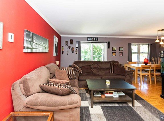 3rd image of 550 Fairview Ave #210-5210