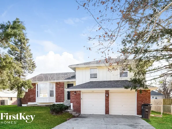 525 Sunset Ln, Belton, MO 64012