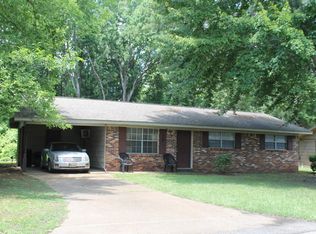 25 Elmore St, Columbus, MS 39702