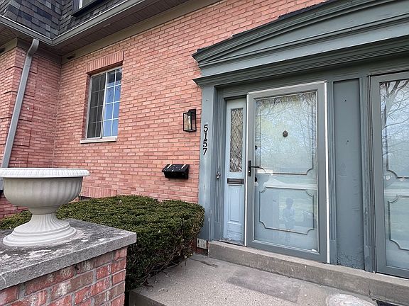 2nd image of 5157 N Arlington Ave