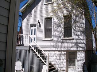 1416 W Barry Ave, Chicago, IL 60657
