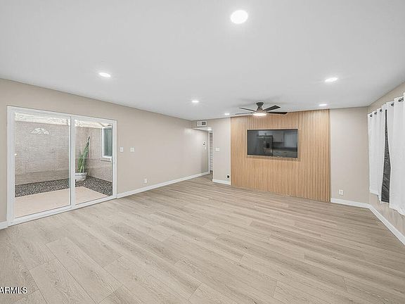 3rd image of 2609 E LEMON Street
